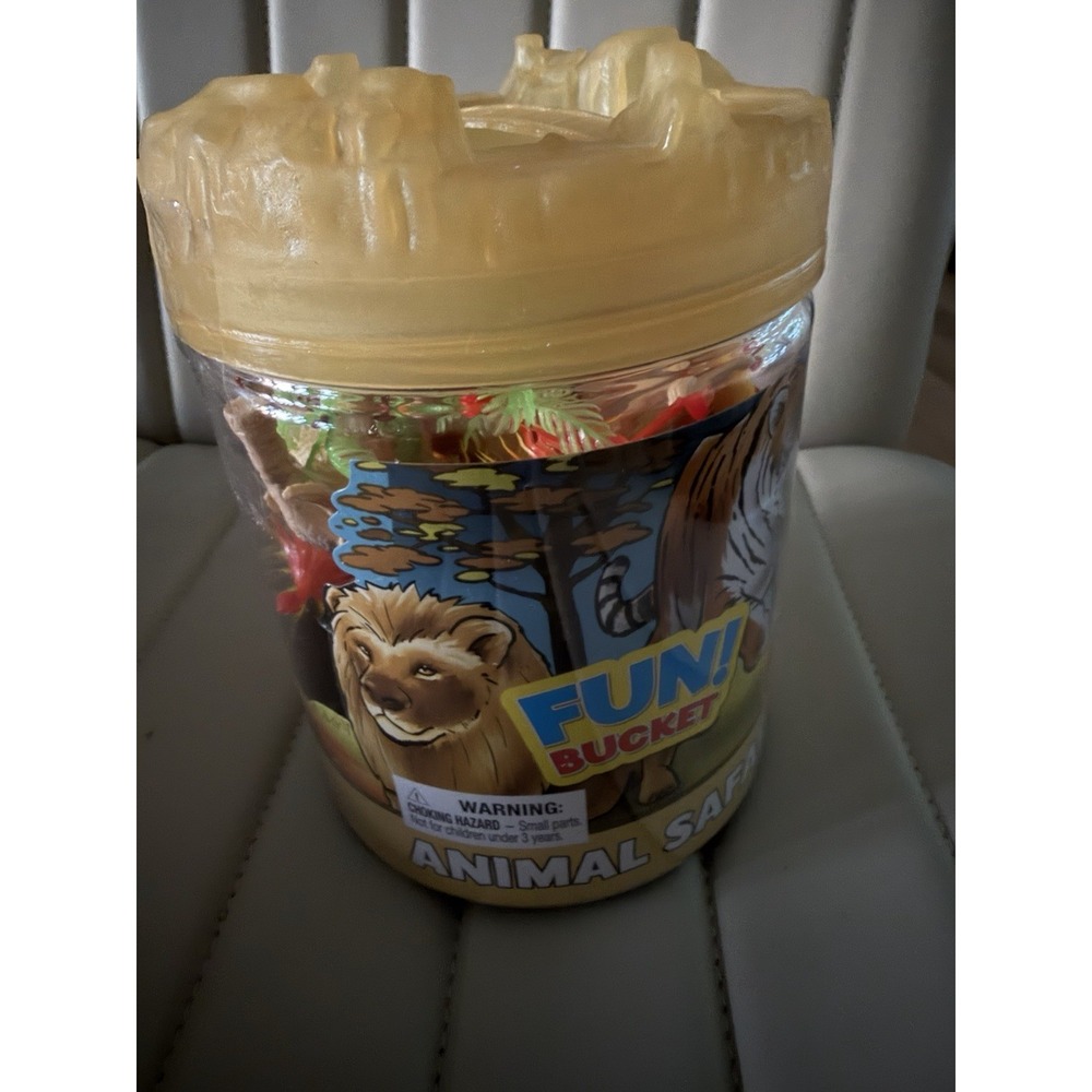 Fun Bucket Safari 38 Pieces NEW